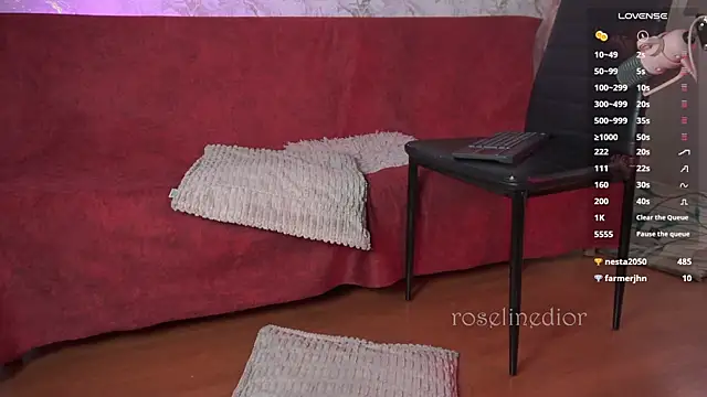 roselinedior live show on StripChat 