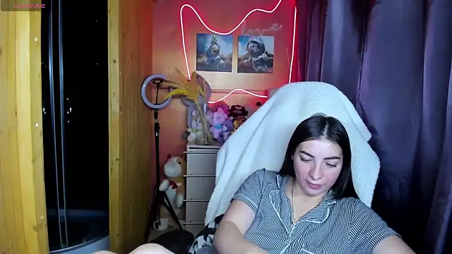 fiery_brunette_ - Fiery_Brunette_'s free webcam