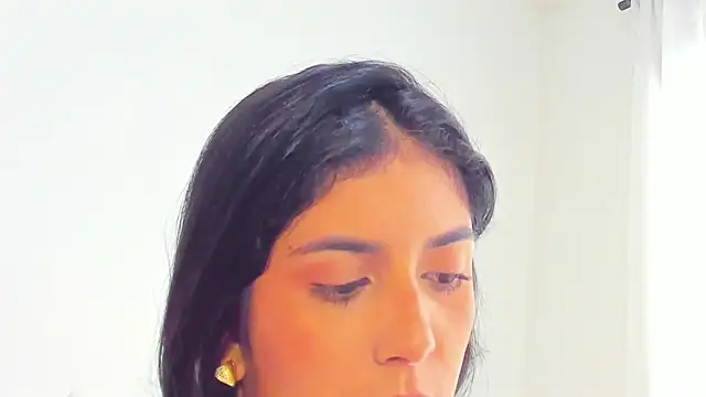 lunnarosse - Lunnarosse's free webcam