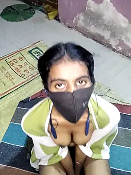 thaper_meera2 (F young) - Boobs show