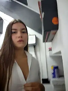 rapunzel069 (F young) - 3 fingers in my pussy