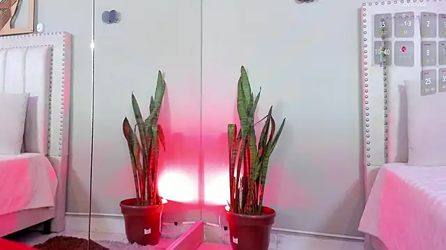 miranda_doll_ (F young) - Rub Your Cock In Doggy🍓