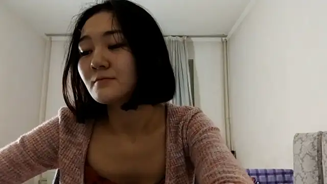 lyndasilk - Lyndasilk's free webcam