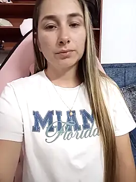 iris_love18 - Iris_love18's free webcam - UK Sex Cams