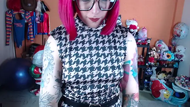 missmiia2 - MissMiia2's free webcam - UK Sex Cams