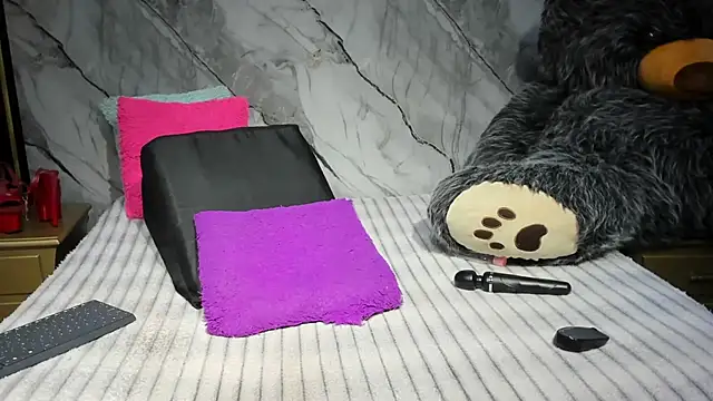 niyirey1 (F young) - FINGER PHAT PUSSY