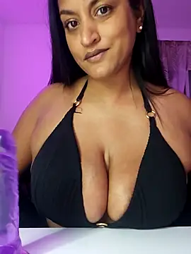 busty ariax