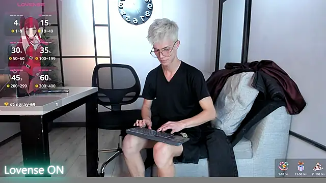 nicktorn (M young) - 🥵show soft dick