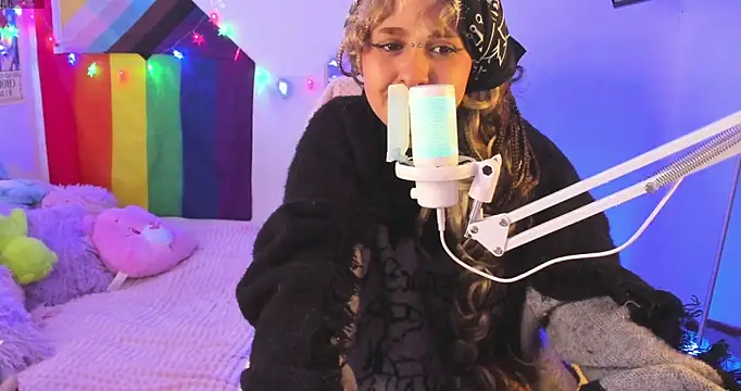 nekowaifu - NekoWaifu's free webcam - UK Sex Cams