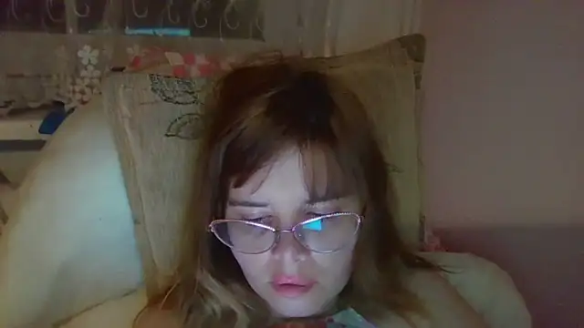 hornyelena - HornyElena's free webcam - UK Sex Cams