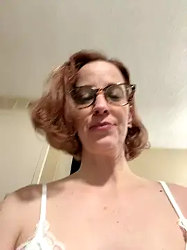 CreamedKitten Live Webcam on Stripchat