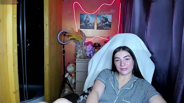 fiery_brunette_ - Fiery_Brunette_'s free webcam - UK Sex Cams