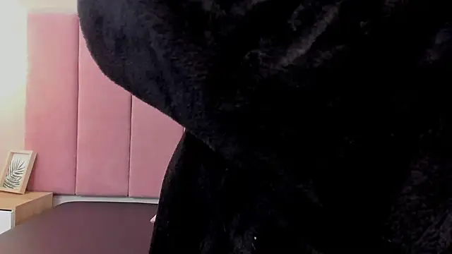 emilia_bons - Emilia_Bons's free webcam - UK Sex Cams