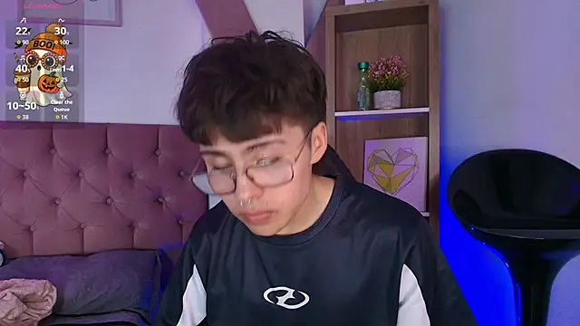 peppertwink (M twink) - oil from chest to cock!