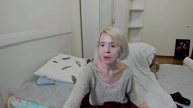 aminalive (F mature) - Give me a hot day