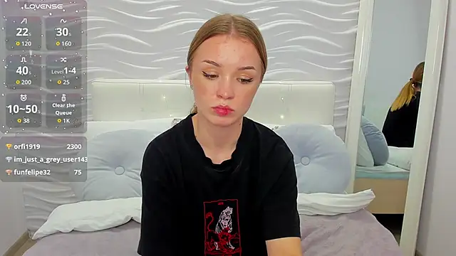 virginolly - VirginOlly's free webcam