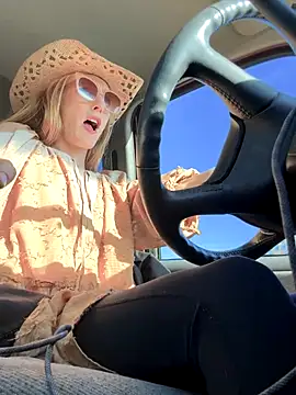 goldenflamegoddess - GoldenFlameGoddess's free webcam