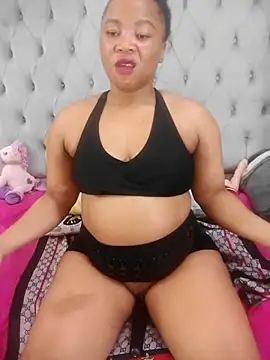 massive_booty25 live show on StripChat 