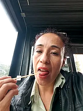 coeur_de_luxure - Coeur_de_luxure's free webcam - UK Sex Cams