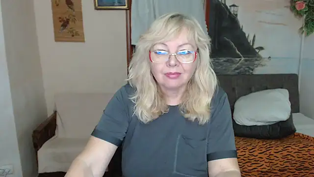 evelynloveshy - EvelynLoveShy's free webcam - UK Sex Cams