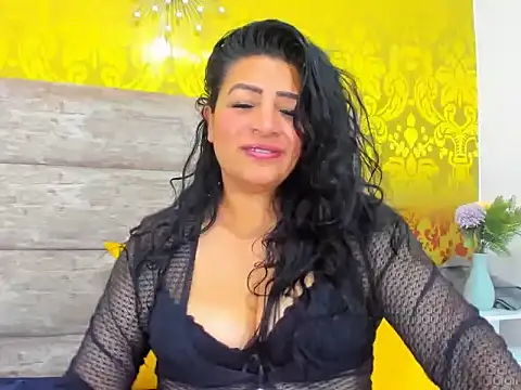 eva_royer69 (F mature) - show tits