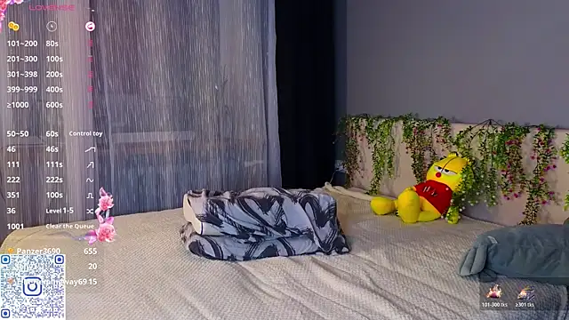 TinyMollys webcam stripchat model stream image