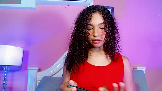 _IsabellaRousse Live Webcam on Stripchat