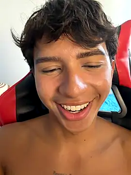 Leonarrrd_01 Live Webcam on Stripchat