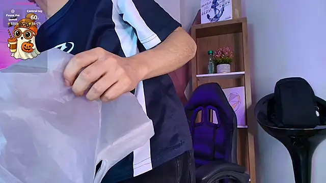 peppertwink (M twink) - oil from chest to cock!