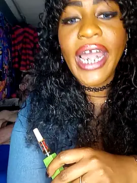 AmazonianMistres... Live Webcam on Stripchat