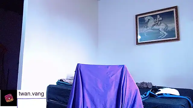 Trix_fiore_ofici... Live Webcam on Stripchat