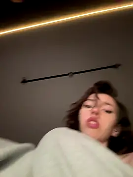 bastet (F young) - naked me