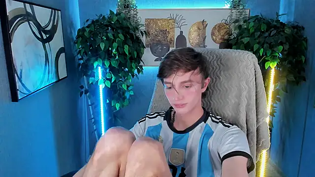 John_Weasley Live Webcam on Stripchat