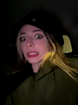 loraadoll (F teen) - FINGERING MY NAUGHTY PUSSY