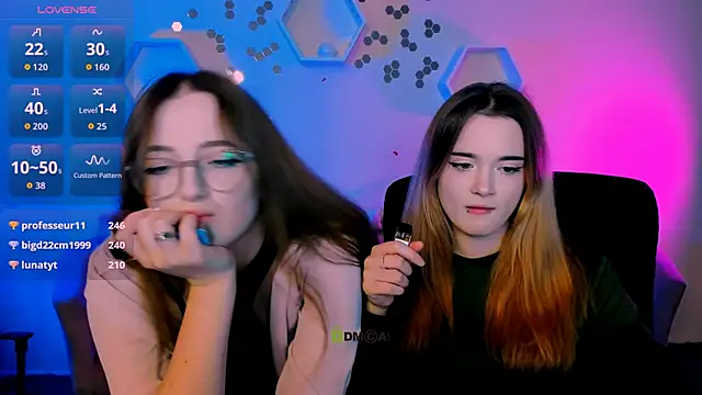 liana_kisses (Ask my age) - show tits