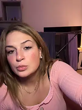 blondesarah2006 (F young) - Outfit Change (sexy) 🥵