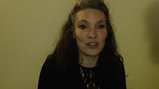 maeve40 (F milf) - mij in mn spannende setje zien...