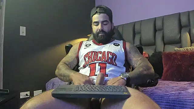 Lyon_vach Live Webcam on Stripchat