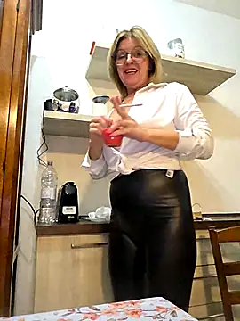 Melody73 Hottest Webcams