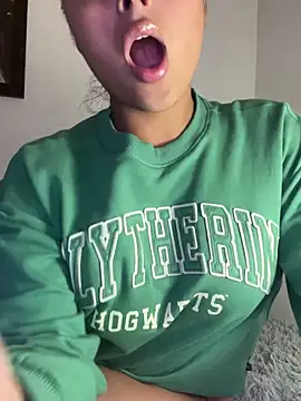 morenaqueen_ (F teen) - 20 min Domi lush +squirt