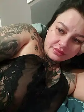 CurvyyAnna Live Webcam on Stripchat