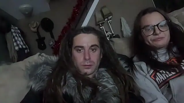 Trippie_hippies1... Live Webcam on Stripchat