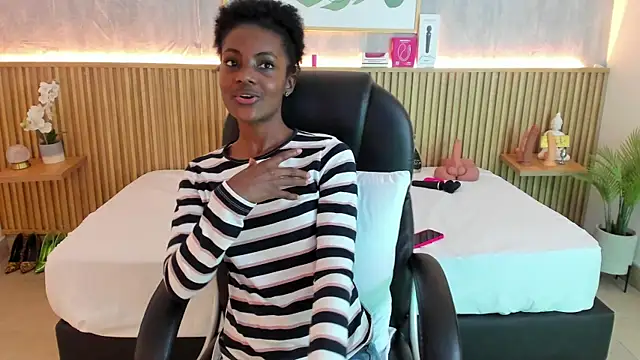 kenya_stone_1 (F young) - 1 finger in pussy