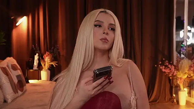 victoriamorrone - VictoriaMorrone's free webcam