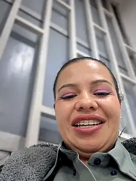 Ariana-07 Live Webcam on Stripchat