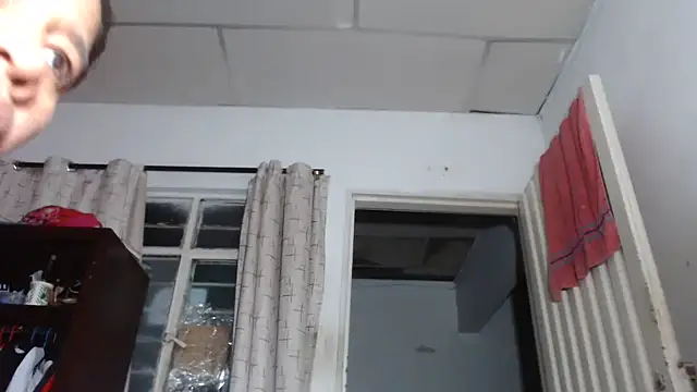 adrixxx38 - Adrixxx38's free webcam