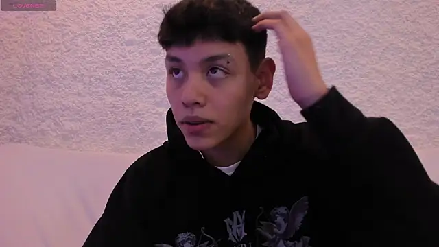 zeus_blaze (M twink) - show cum