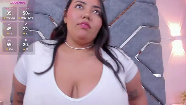 lucciaporter - LucciaPorter's free webcam