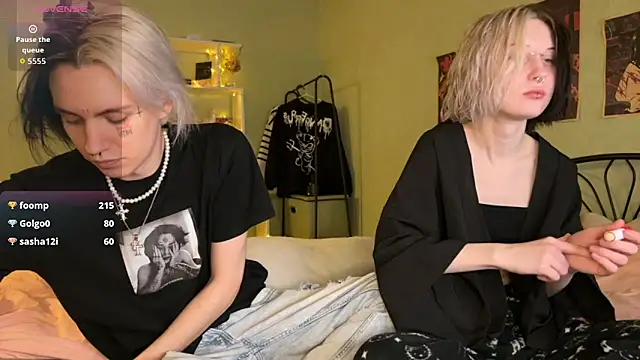 veryrare_twins (G teen) - suck his big cock 😏