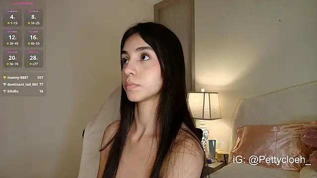 pettycloeh (F teen) - Are u ready to see my boobs close up?🙈